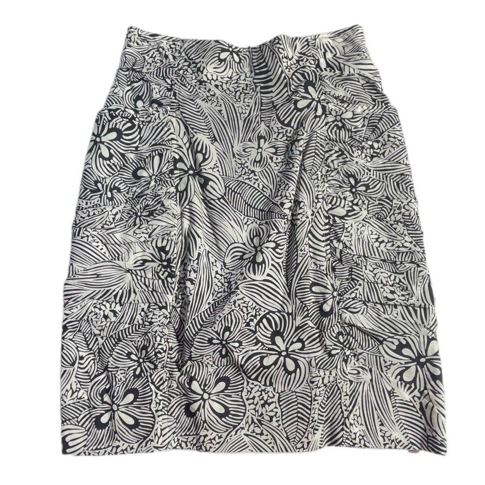 XXI black and white abstract graphic print A-line skirt Women’s Size Large
